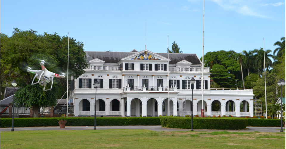 1457608870-drone_presidentieel_paleis_suriname.png