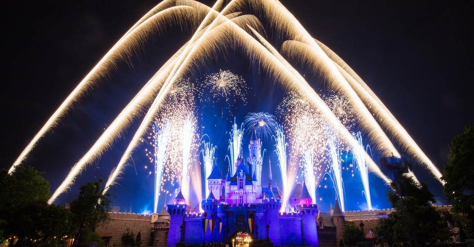 drones disney lichtshow vuurwerk