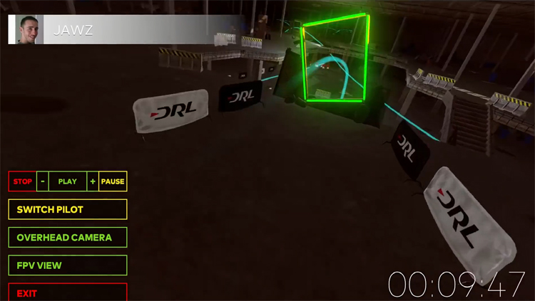 Snelle rondes in race simulator Drone Racing League