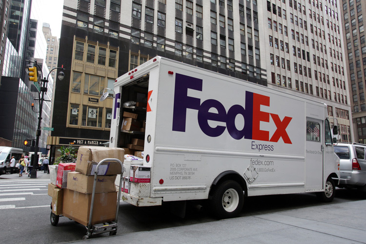 FedEx bezorger laat Zenmuse X5S camera vallen