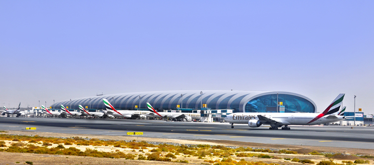 Vliegverkeer Dubai ligt kort stil door mogelijke aanwezigheid drones